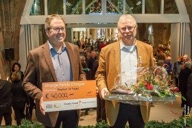 Dorpshuis De Trapkes krijgt cheque Oranjefonds