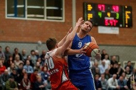 Basketbalderby Giants - Blauw-Wit