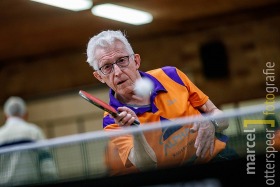 Piet Lardee is 90 en tafeltennist