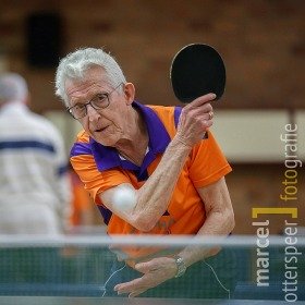 Piet Lardee is 90 en tafeltennist