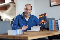 Schrijver Erik van der Velden pibliceert nieuw boek Deadliners