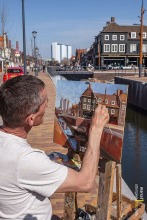 Kunstenaar schildert haven