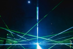 Lasershow en onthulling beeld K'nijn