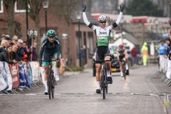 Thalita de Jong wint koers Woensdrecht