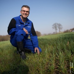 Boer Pijs wil helemaal overstappen op kruidenrijk gras