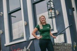 Lana (25) opent tweede restaurant