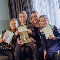 Kinderboek van Annelies Nuijten en haar kinderen