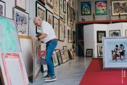 Havenbaron Jan Rijsdijk verkoopt kunst op Krabbenfoor