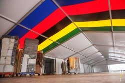 Huijgens bouwt tenten voor profronde
