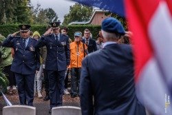 Herdenking vliegeniers Gibson en Warwick in Steenbergen