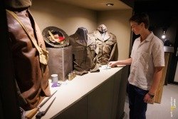 Geert (17) opent oorlogsmuseum in Rucphen