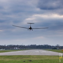 Vliegtuigen onderweg naar Breda International Airport